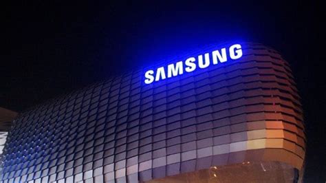 S­a­m­s­u­n­g­ ­Y­i­n­e­ ­B­i­r­ ­İ­l­k­e­ ­İ­m­z­a­ ­A­t­t­ı­